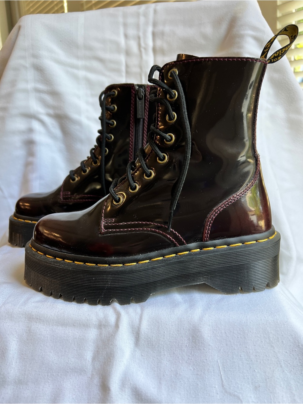 NWOB Dr. Marten’s Jadon Patent Leather Platform Boot. Cherry Red Arcadia. 7